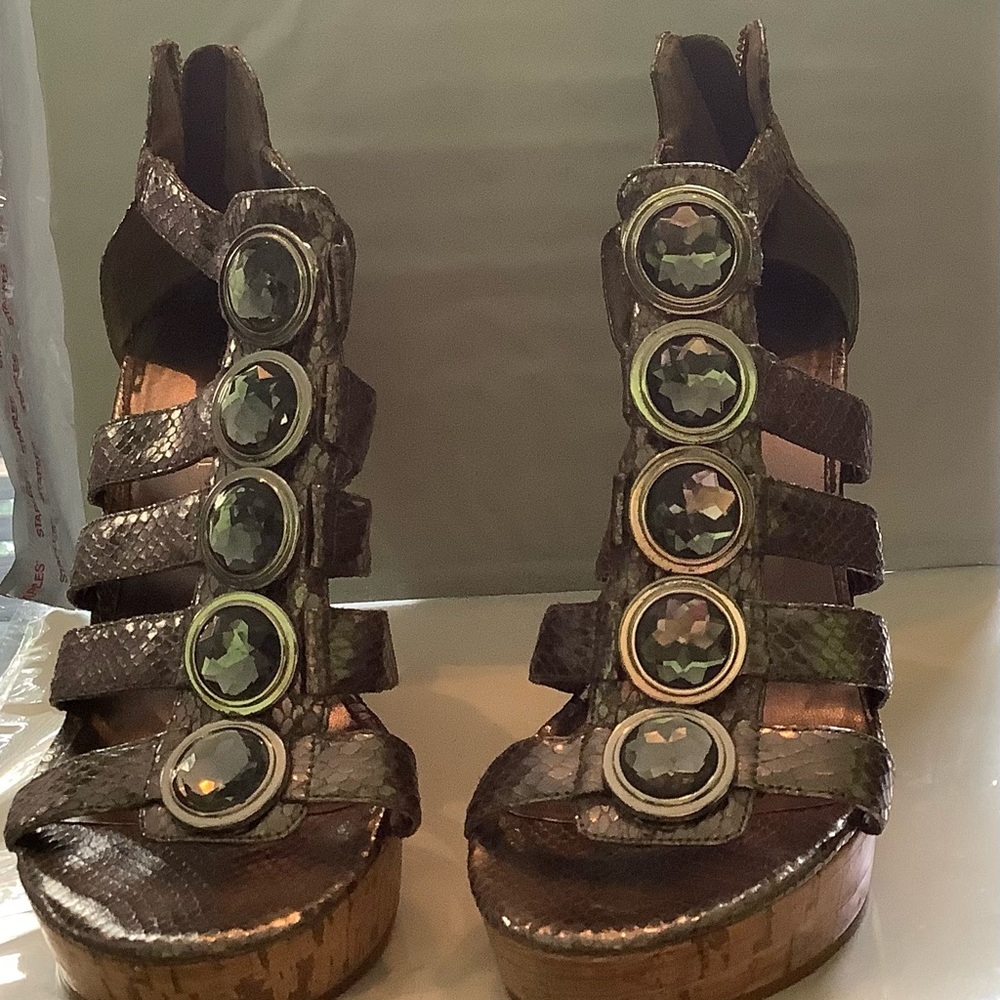 Enzo Angiolini Silver Leather Wedge Platform Heels Gladiator Rhinestones